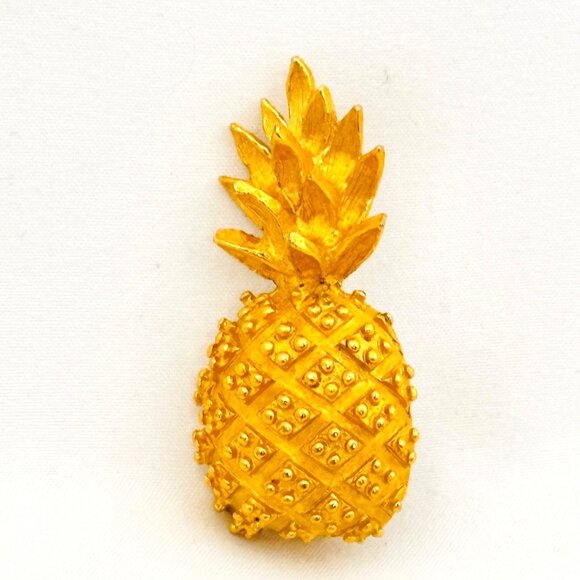 Gold Tone Textured Pineapple Brooch - Picture 3 of 6